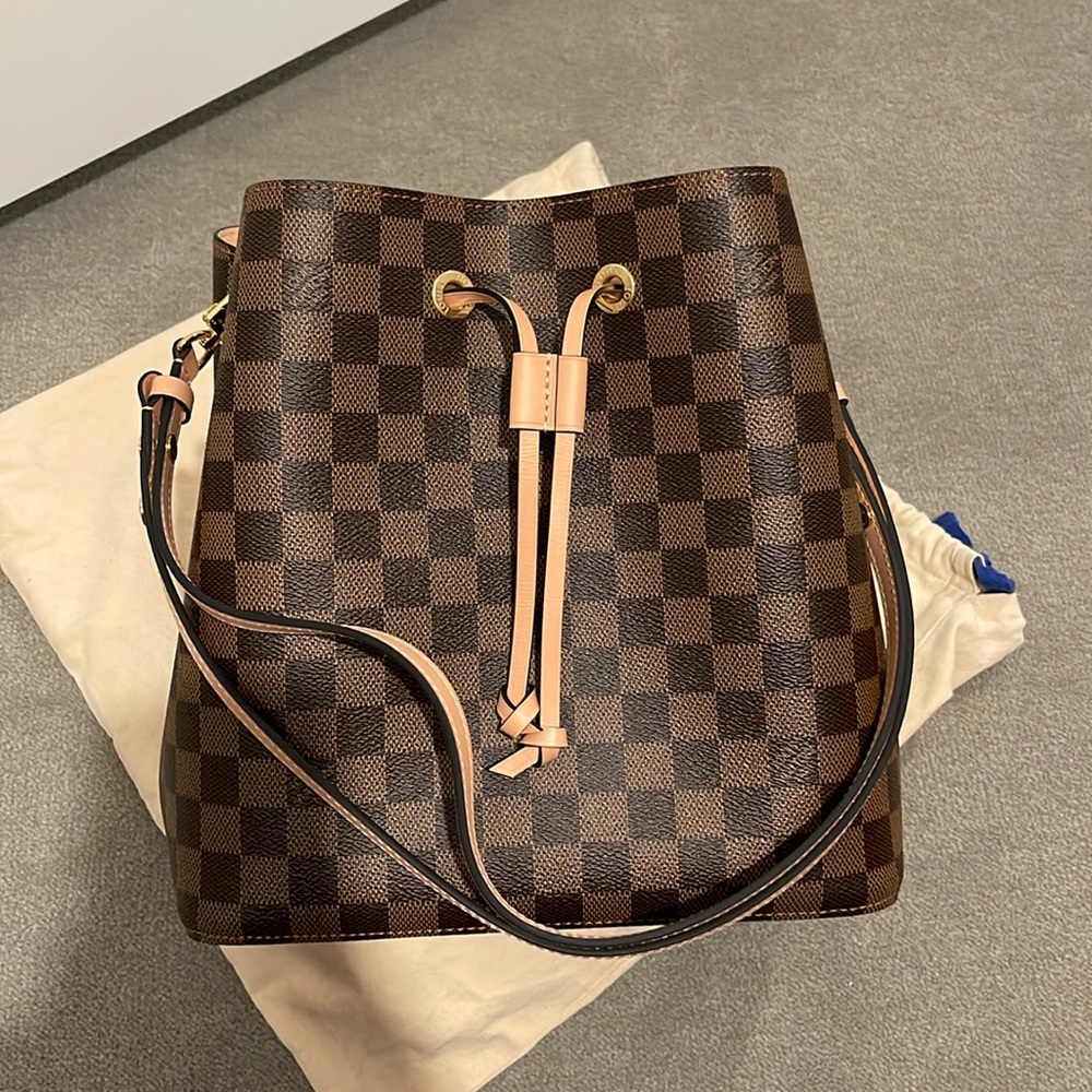 Louis Vuitton Neo Noe MM Damier Ebene/Venus